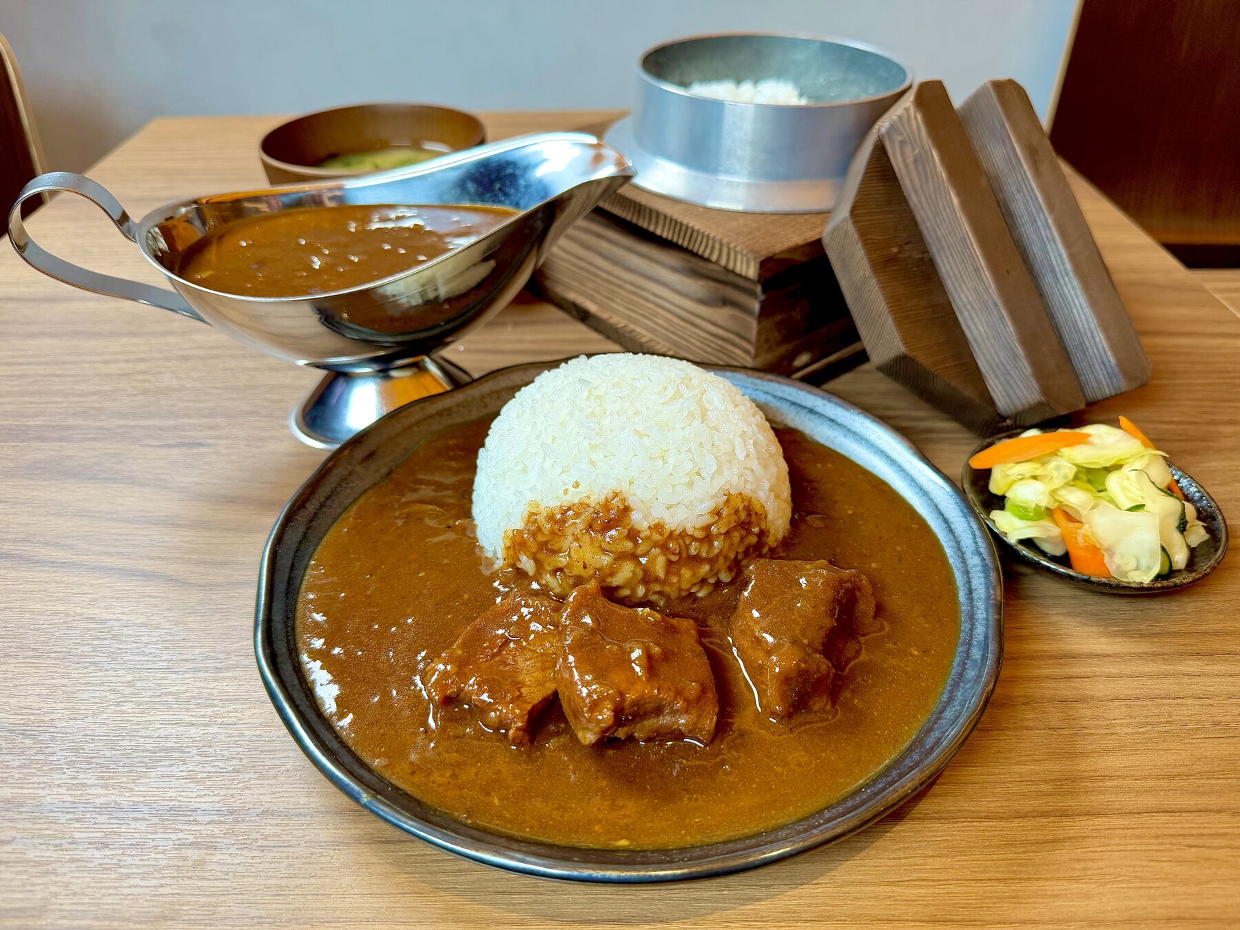魚光る 店内席