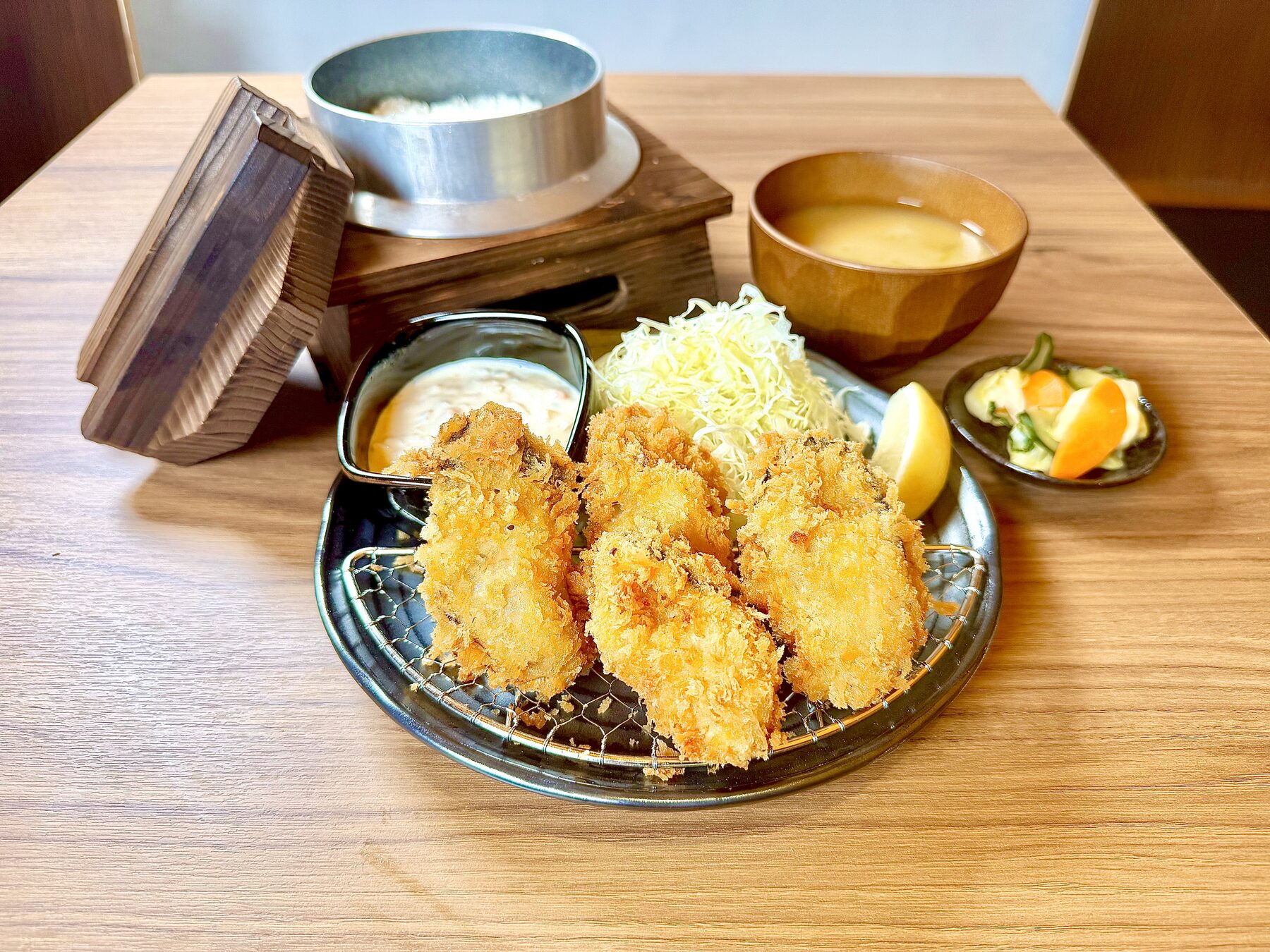 牡蠣フライ定食